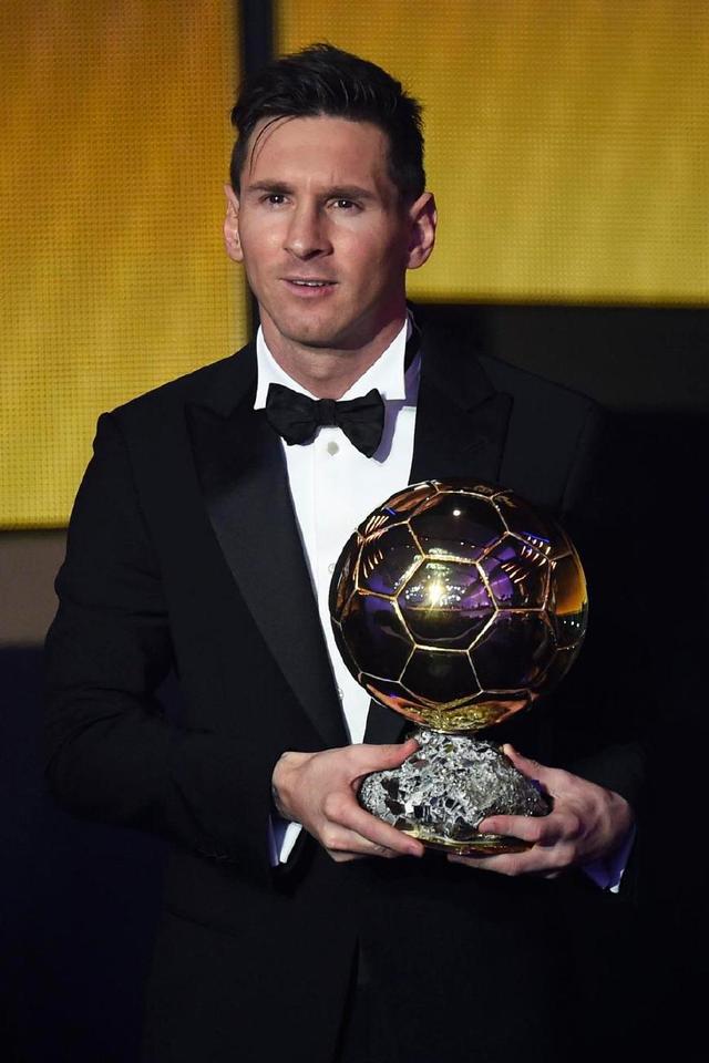 记者：哥甲中场萨缅托满意铁人的报价，目前仅需协商转会事宜