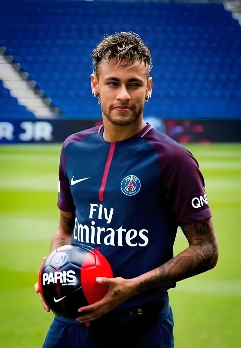 六台嘉宾：阿隆索输曼城就下课，皇马还没官宣是担心欧冠惨败