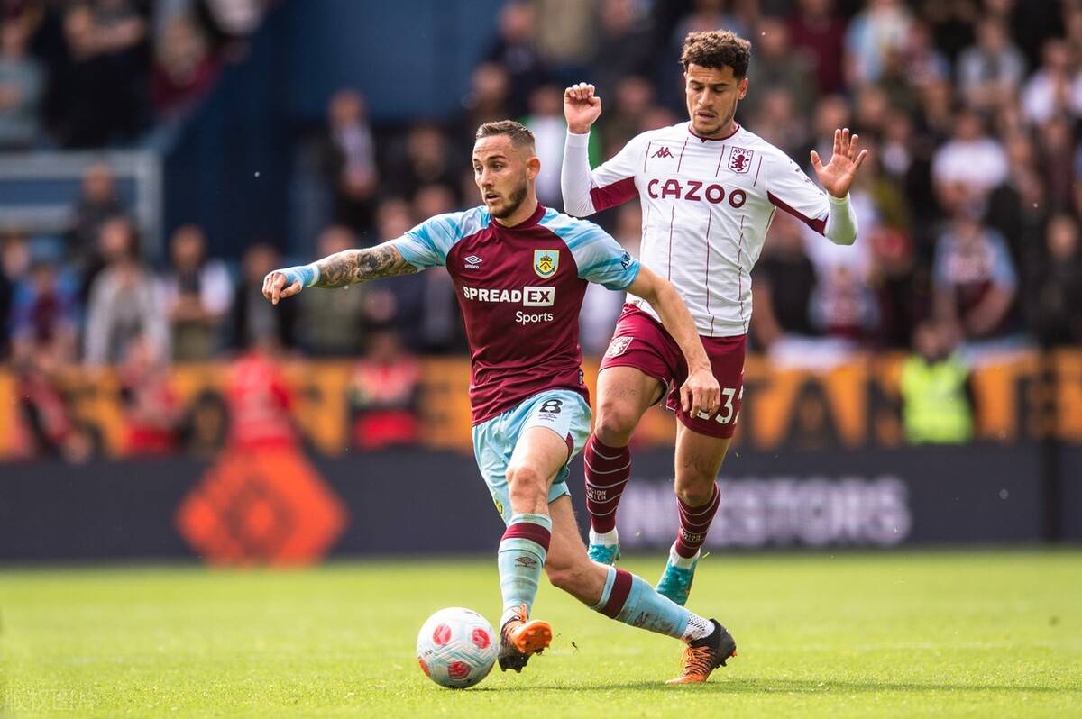 大乌龙！勇士队记：库里是左腿遭遇股四头肌挫伤，而不是右腿