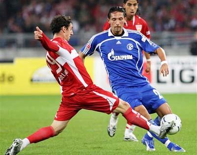 一日英超动向：曼城再具争冠实力，萨拉赫猛批斯洛特引发矛盾