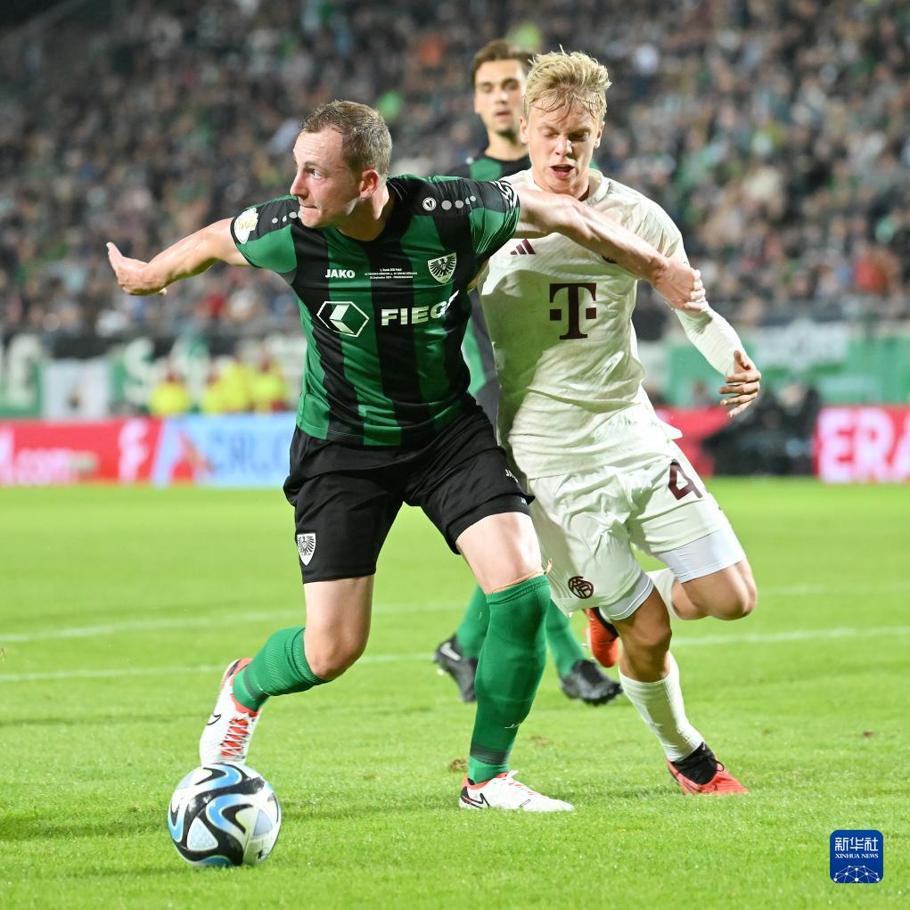 拜仁vs弗赖堡：奥利塞、比朔夫首发，基米希、伊藤洋辉替补