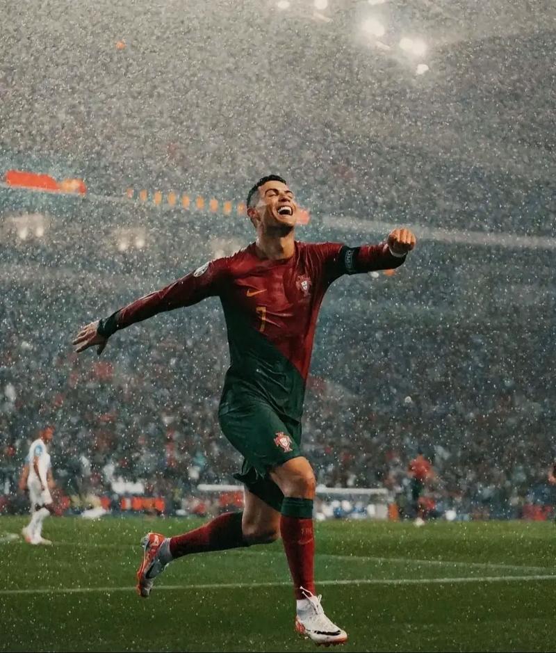 拉门斯：我是看库尔图瓦的比赛长大的，诺伊尔也是我的榜样