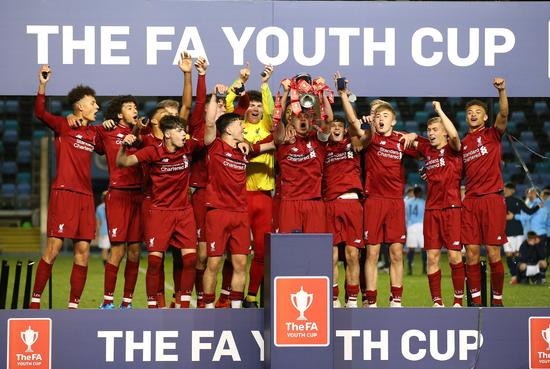 记者：阿坎吉因流感缺席训练，球员身体状况将于明日进行评估